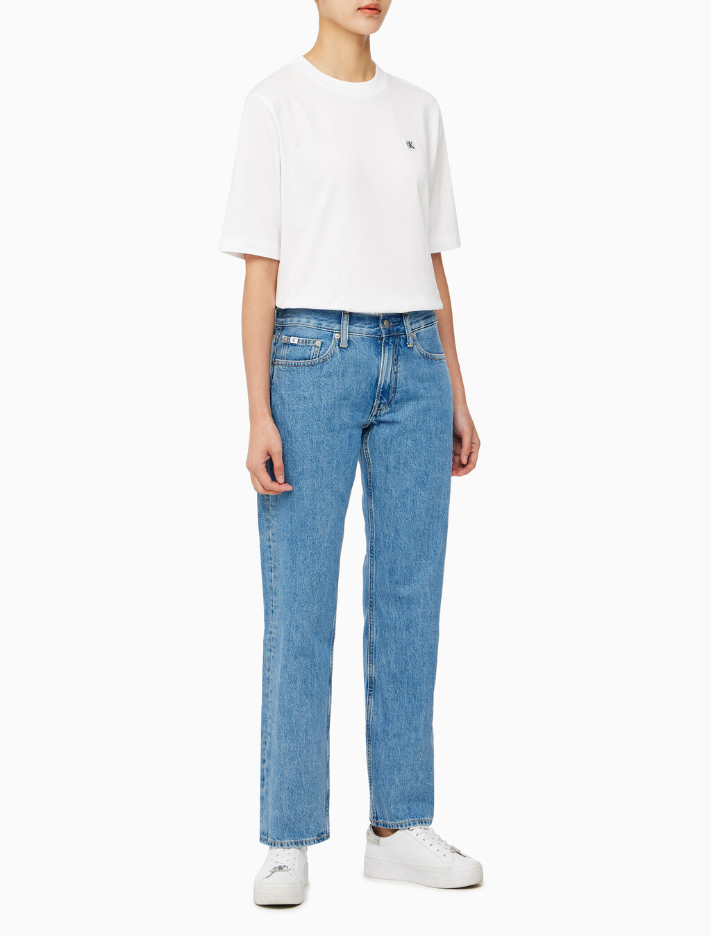 Buy 여성 로우라이즈 스트레이트핏 미드블루 데님 in color MID BLUE BACK EMBRO