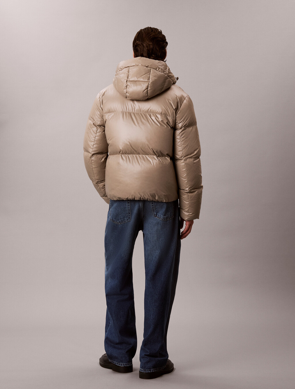 Buy 남성 글로시 디터처블 후드 다운 푸퍼 자켓 in color Beige