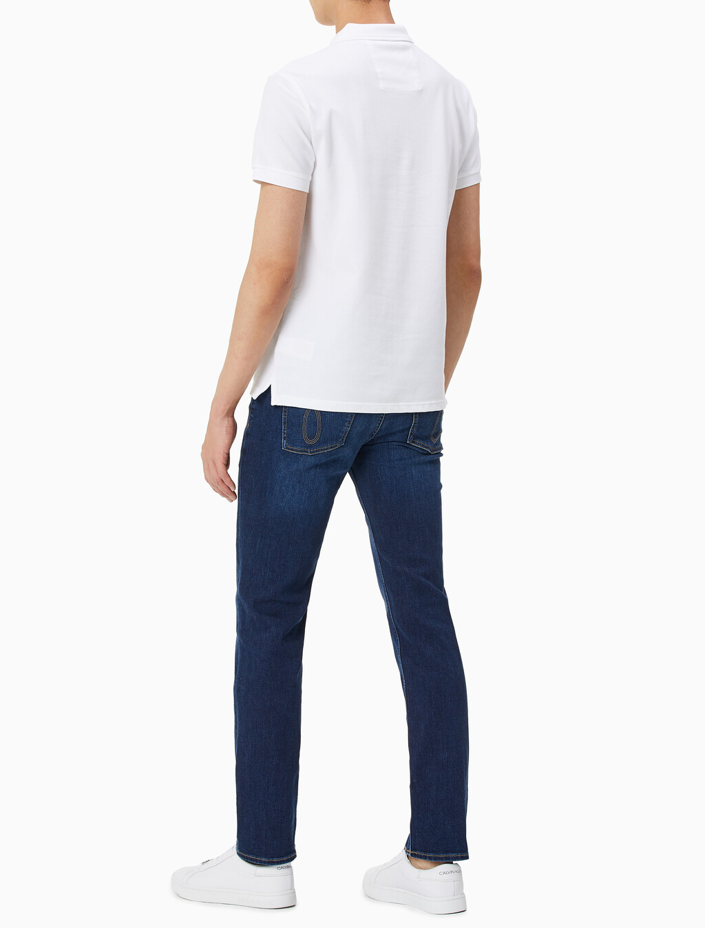 Buy 남성 슬림핏 CK 뱃지 로고 반팔 폴로 티셔츠 in color BRIGHT WHITE