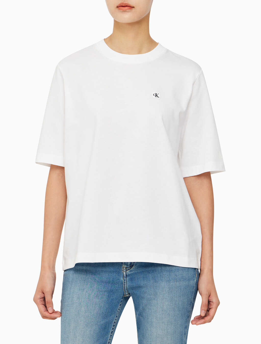 Buy 여성 릴렉스 로고 반팔 티셔츠 in color BRIGHT WHITE