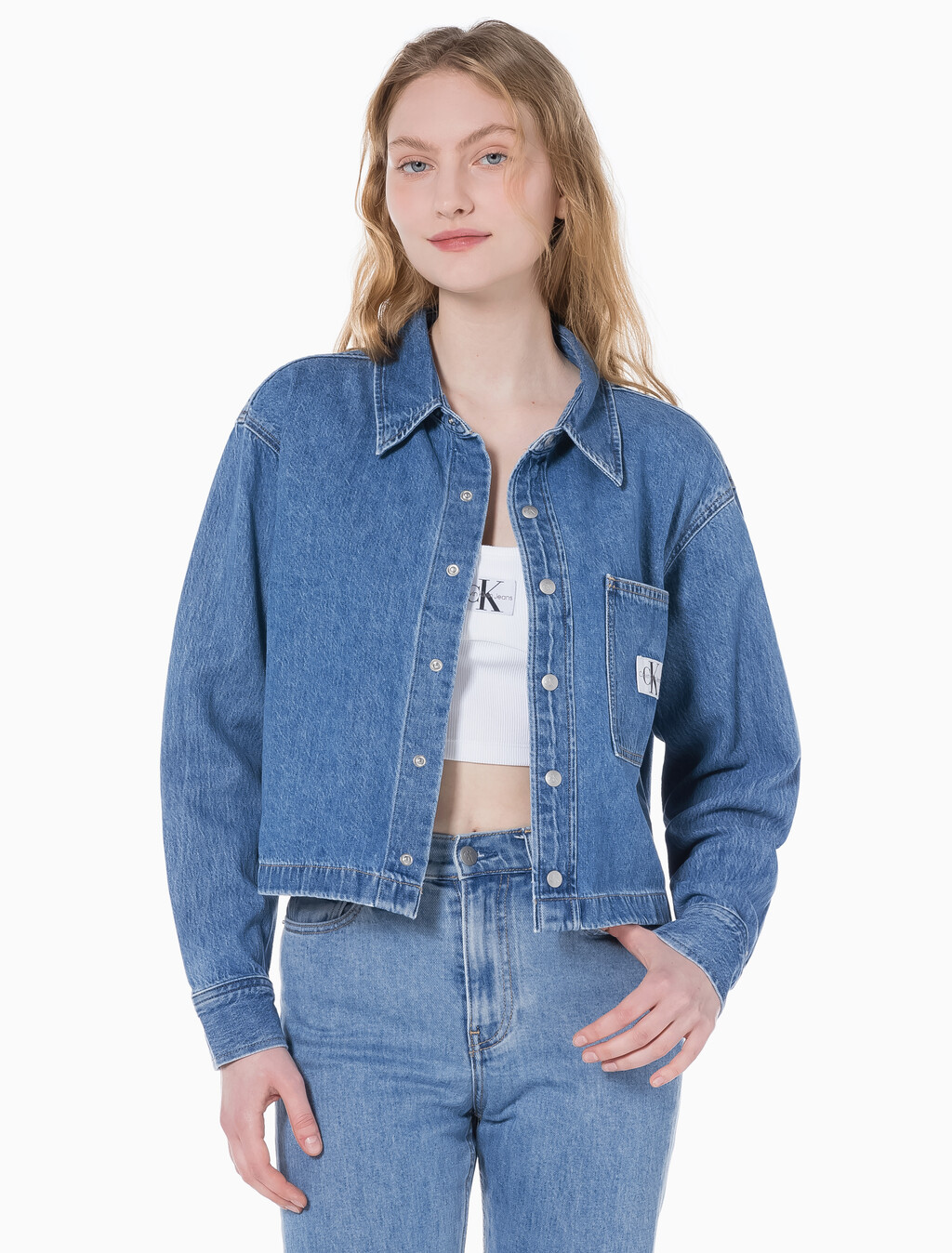 Buy 여성 크롭 대드핏 데님 셔츠 in color CHALKY BLUE