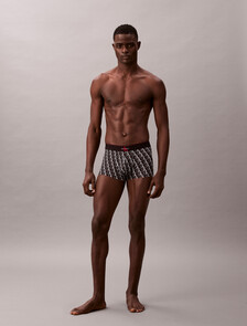 Buy 남성 CK 그래픽 마이크로 로우 라이즈 트렁크 in color BLACK PRINT