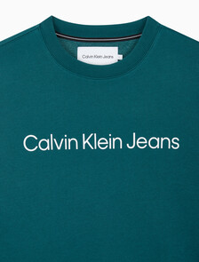 Buy 남성 레귤러핏 인스티튜셔널 로고 기모 스웨트셔츠 in color ATLANTIC DEEP