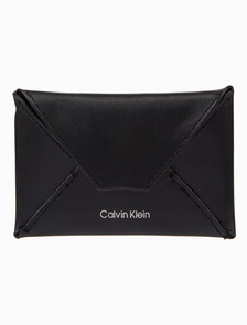 Buy 남성 CK 라인 인벨롭 카드 케이스 in color BLACK