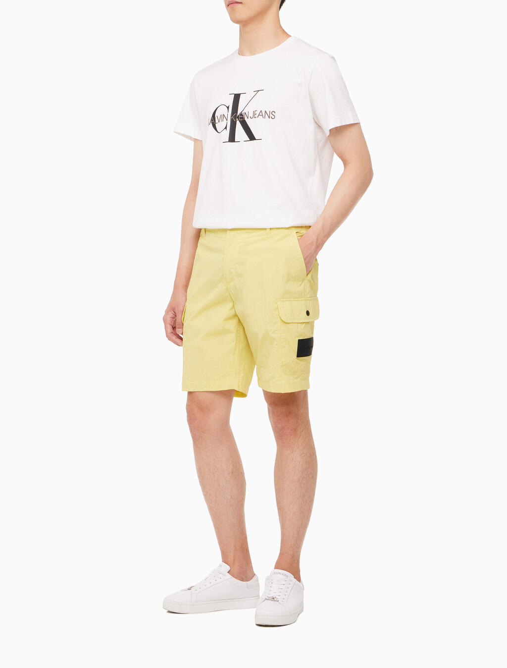 Buy 남성 나일론 라이트웨이트 카고 쇼츠 in color YELLOW SAND