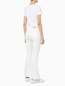 Buy 여성 하이라이즈 플레어 데님 in color WHITE