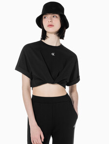 Buy 여성 그래픽 크롭 반팔 티셔츠 in color CK BLACK