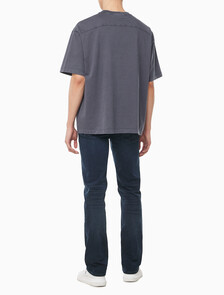 Buy 남성 릴렉스핏 저지 워시 반팔 티셔츠 in color CHARCOAL