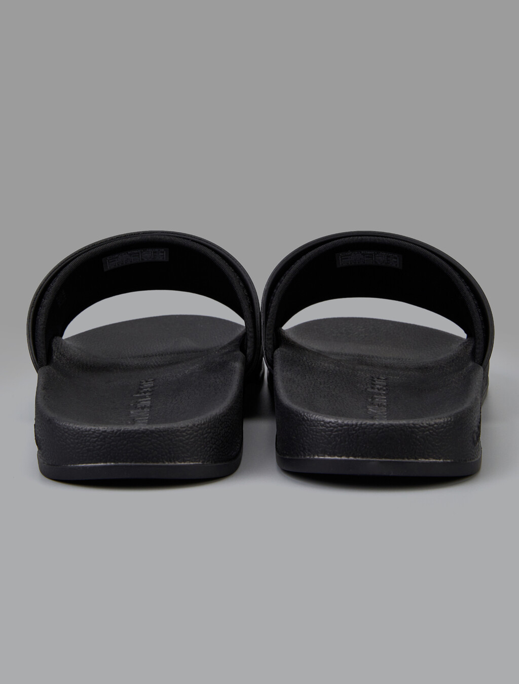 Buy 남성 노리치 슬리퍼 in color BLACK