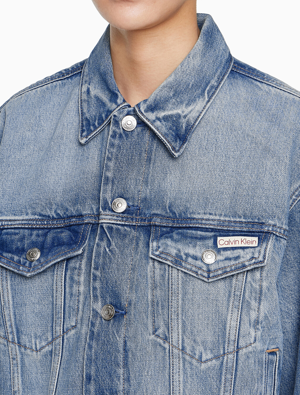 Buy 여성 코튼 셀비지 90's 트러커 자켓 in color BLUE