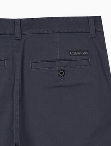 Buy 남성 슬림핏 코튼 치노 쇼츠 in color CHARCOAL