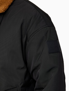 Buy 남성 리버서블 쉐르파 봄버 in color CK BLACK