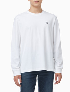 Buy 남성 이지핏 아카이브 로고 긴팔 티셔츠 in color BRIGHT WHITE