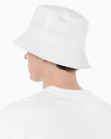Buy 남녀공용 CKJ 모노그램 엠브로이더리 버킷햇 in color BRIGHT WHITE
