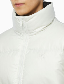 Buy 남녀공용 글로시 숏 푸퍼 in color WHITE