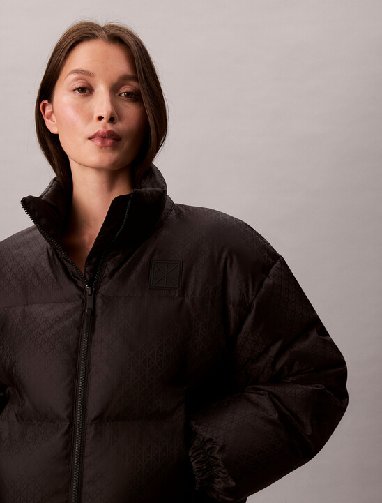 여성 AOP 로고 자카드 다운 자켓