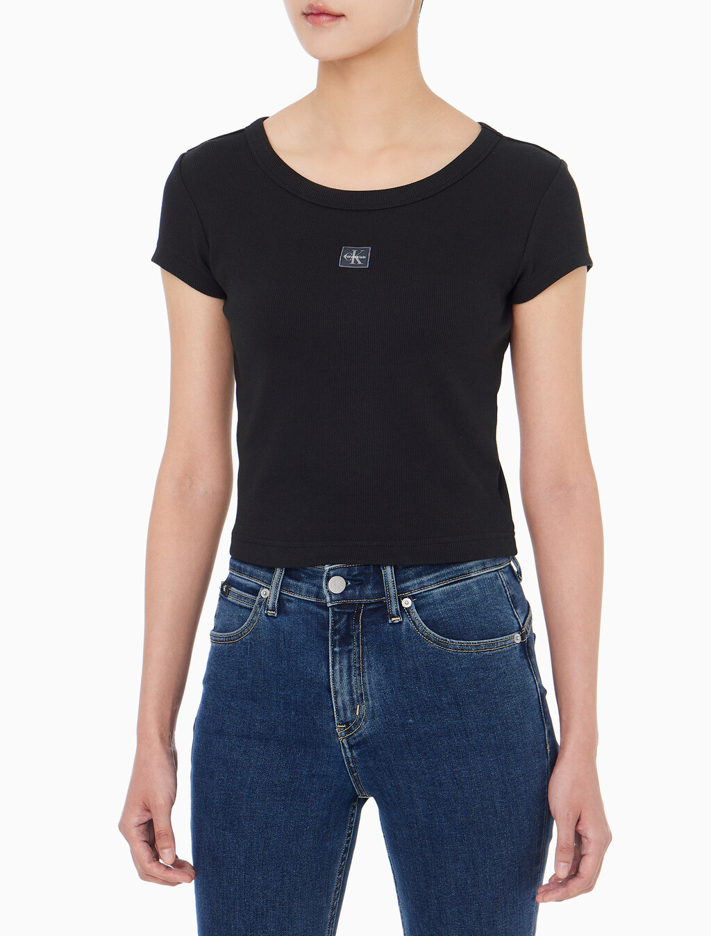 Buy 여성 우븐라벨 립 베이비 티 in color BLACK