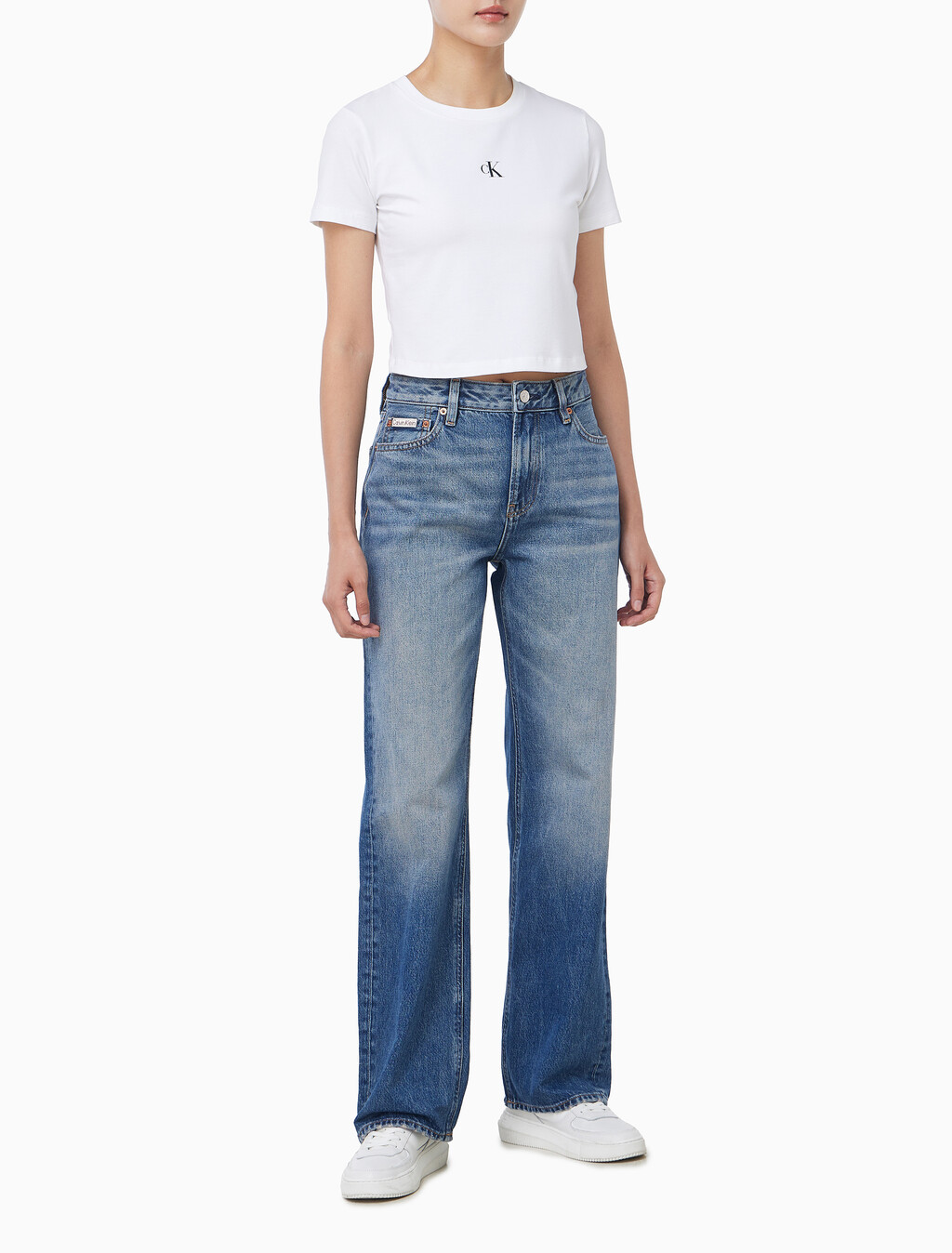 Buy 여성 시그니처 90S 스트레이트핏 미드블루 데님 in color Mid blue