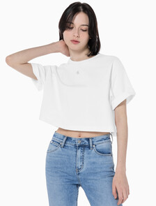 Buy 여성 그래픽 크롭 반팔 티셔츠 in color BRIGHT WHITE