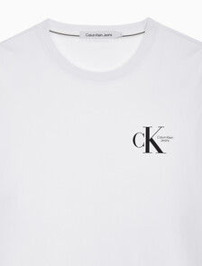 Buy 남녀공용  베이직 로고 긴팔 티셔츠 in color BRIGHT WHITE