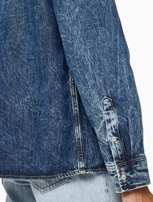 Buy 남성 릴렉스핏 유틸리티 데님 셔츠 in color MID BLUE BACK EMBRO