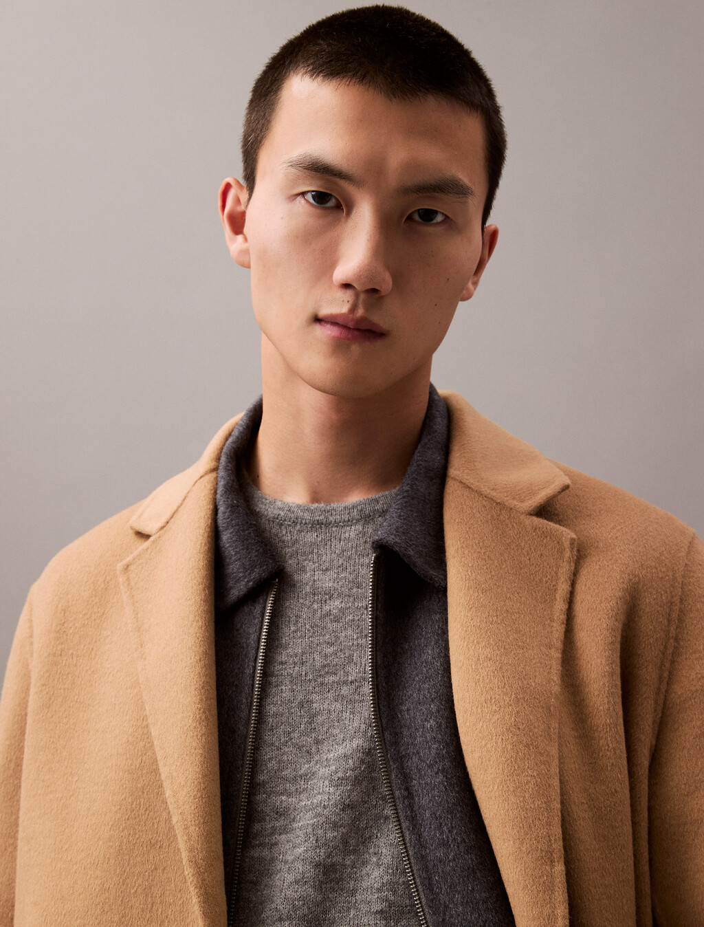 Buy 유니섹스 롱슬리브 알파카 크루넥 스웨터 in color MEDIUM GREY HEATHER