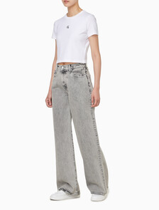 Buy 여성 와이드 레그핏 그레이 워시 데님 in color GREY
