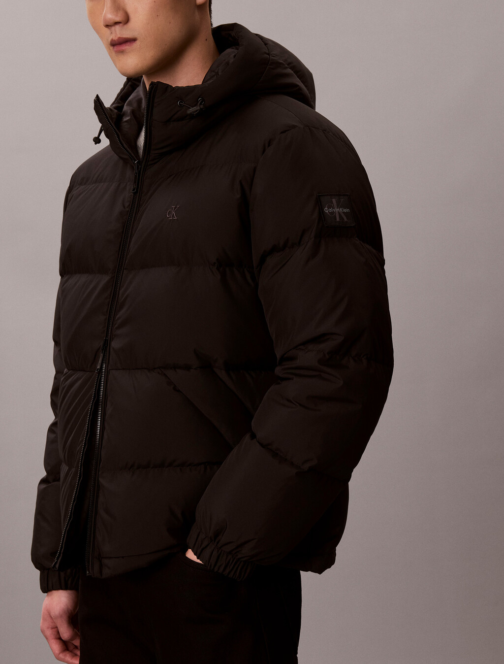 Buy 남성 나일론 AOP 리버서블 다운 푸퍼 자켓 in color BLACK
