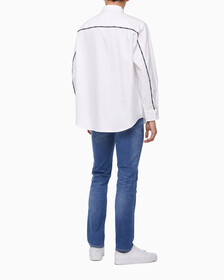 Buy 남성 릴렉스핏 파이핑 로고 옥스포드 셔츠 in color BRIGHT WHITE