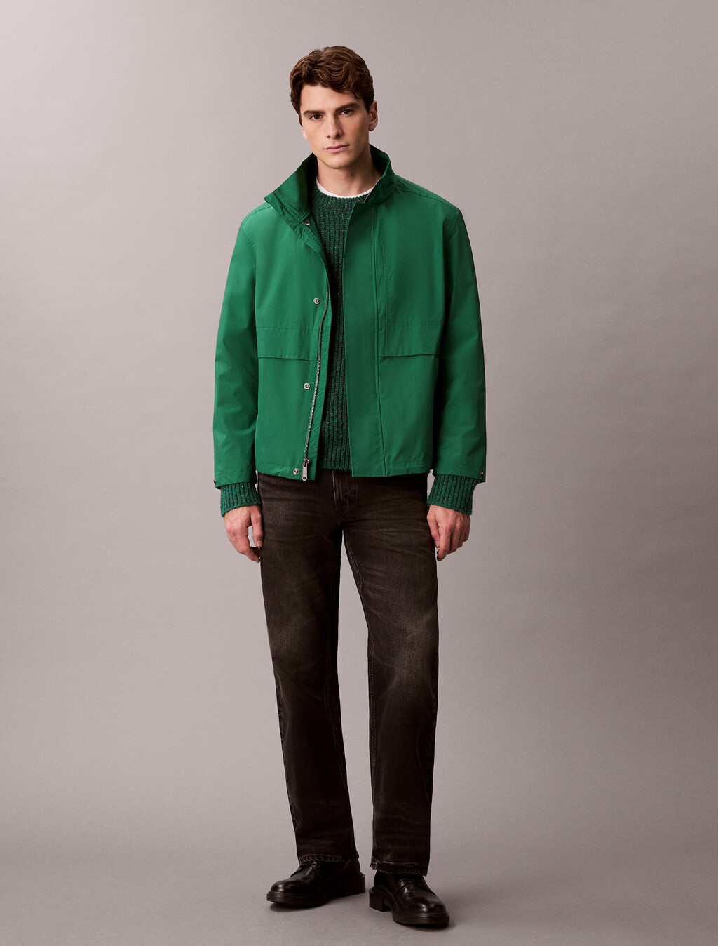 Buy 남성 라이트웨이트 릴렉스 숏 파카 in color Green