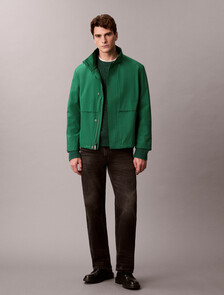 Buy 남성 라이트웨이트 릴렉스 숏 파카 in color Green