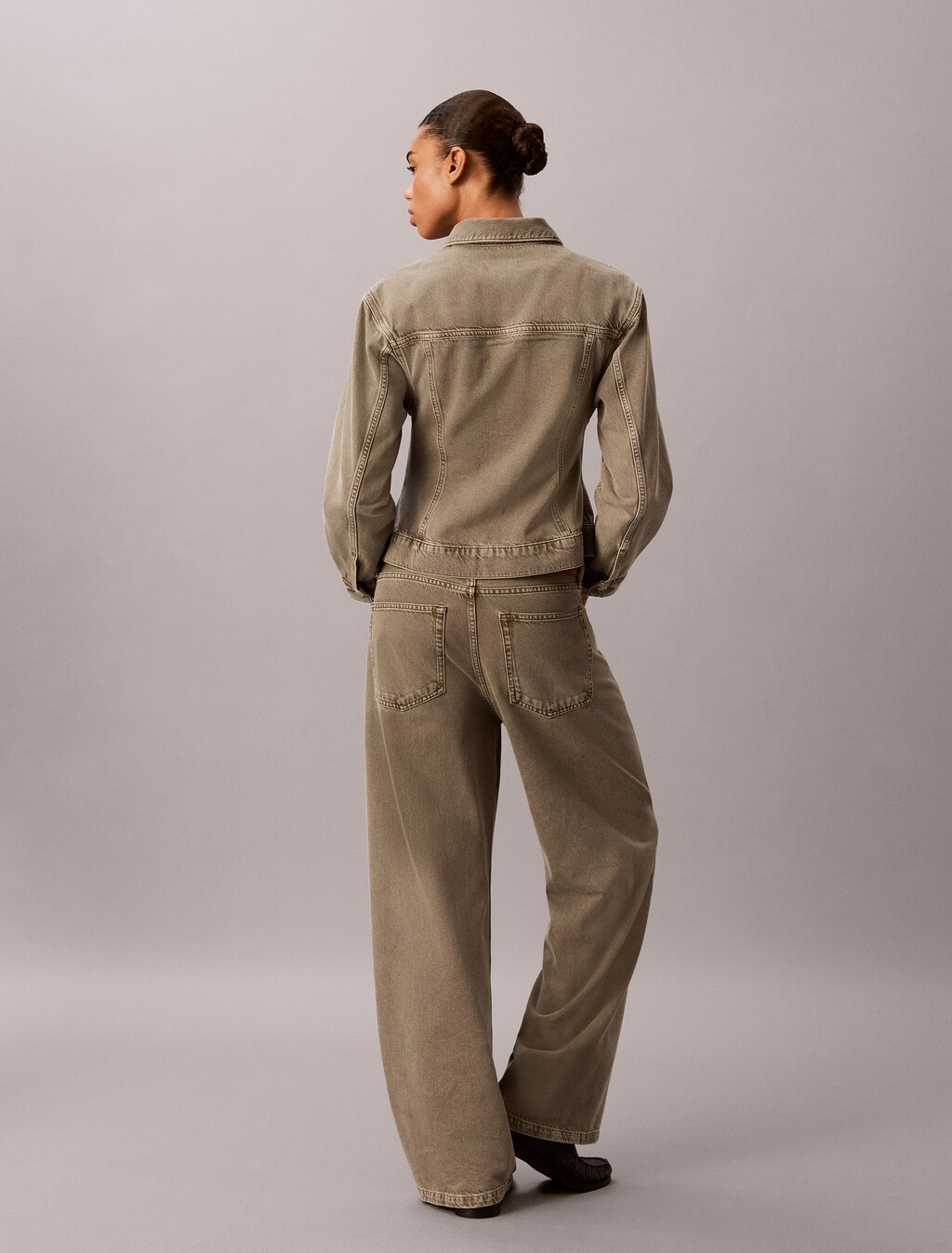 Buy 여성 페플럼 자켓 in color Olive