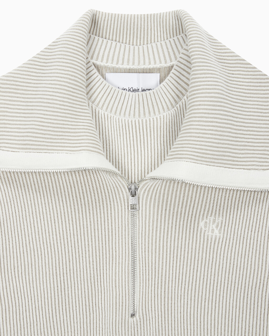 Buy 여성 하프집업 와이드 카라 스웨터 in color WHITE