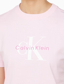 Buy 여성 히어로 모노그램 로고 반팔티셔츠 in color PASTEL PINK