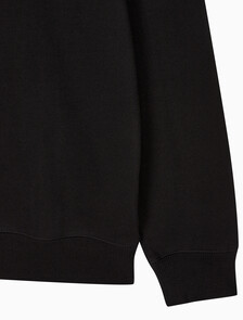 Buy 남성 레귤러핏 CK 뱃지 로고 스웻셔츠 in color CK BLACK