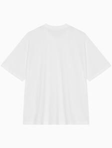 Buy 남성 오버핏 인스티튜셔널 로고 반팔 티셔츠 in color BRIGHT WHITE