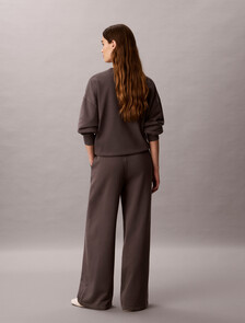 Buy 여성 레터링 로고 스웻팬츠 in color VOLCANIC ASH