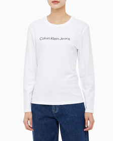 Buy 여성 슬림핏 인스티튜셔널 로고 긴팔 티셔츠 in color BRIGHT WHITE