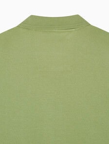 Buy 남성 슬림핏 CK 로고 뱃지  폴로 티셔츠 in color KHAKI