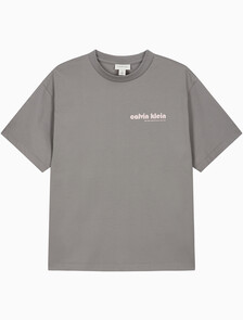 Buy 남성 릴렉스핏 바우하우스 로고 반팔 티셔츠 in color STEEPLE GRAY