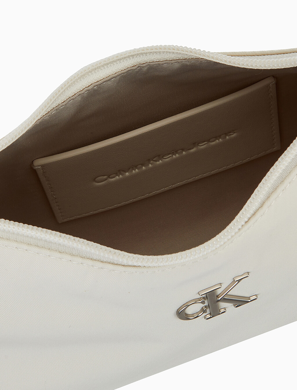 Buy 여성 CKJ 슬릭 숄더 백 in color TOFU